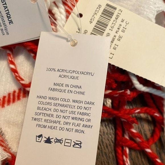 NWT Lands End Oblong plaid checked Scarf with tassels red and white - Picture 6 of 9